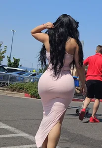 Big Booty Latina In Tight Pink Dress