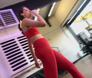 Bulge in red LUPO leggings