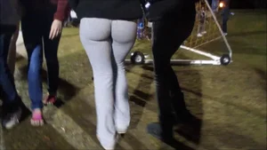 Candid Bubble Butt in Tight Pants Park Skeaky Photo