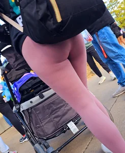 Firm ass in pink peggings - VPL (OC)
