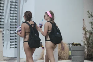 Candid Florida beach and bikini girls