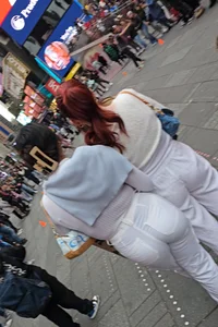 2 Friends, Times Square Ass