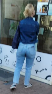 Girl With a Big Ass in Tight Jeans Street Creepshots