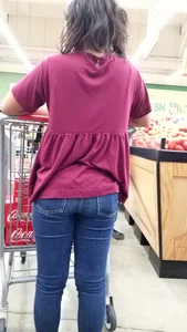 Latina tight jeans shopping