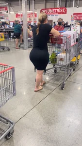 Sexy BBL Latina in tight dress VTL
