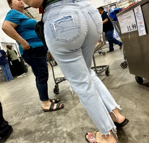 Costco 3 Latina milfs. Nice asses