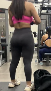 Great bubbly ass @ the gym