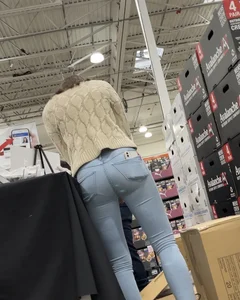 Hot girl at Costco in skin tight jeans with a great ass