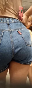 Hungry ass Hottie blonde