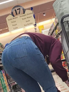 Nice ass in jeans at grocery store