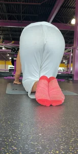Gym ass in sweats & socks (close up)