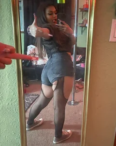 Chubby girl in shorts and stockings mirror selfies
