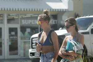 Florida bikini girls