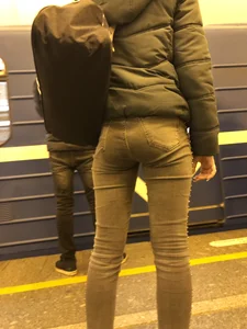Cute Small Ass in Tight Jeans Subway Creepshot