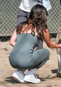 (Non OC) tight dress braless babe. Can’t see a vpl or vtl either!