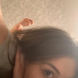 Teen girls and their feet