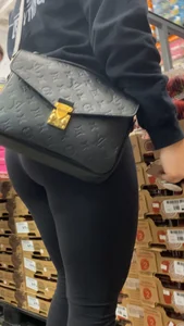 Sexy tight booty