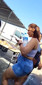 Amazing Hot CURVY MILF In Shorts (OC)