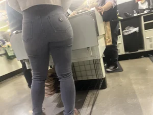 (First Post) Bubble butt Latina in tight jeans plus face shots