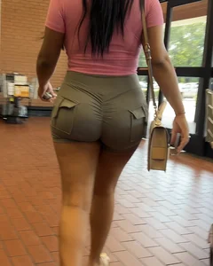 Latina in tiktok legging shorts