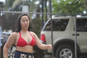 Candid Florida beach and bikini girls