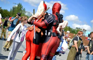 Sexy girl dressed as Deadpool with a nice ass