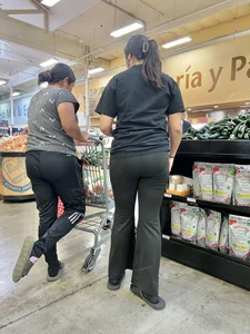 Fat booty in flares / bonus skirt pic