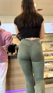 Top Tier Pawg Flares *bending over 4 me* AMAZING