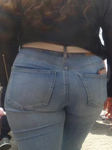 Pawg white girl in very tight jeans