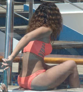 Bikini girls