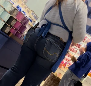 Bubble Butt Jeans Cutie @ B&B - Gorgeous Ass and Face