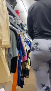Pretty Latina has a sweet round ass that jiggle (gifs)