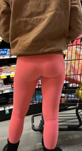 Salmon leggins MILF shopping