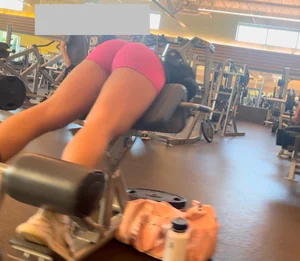 Gym cap Latina 🏋️‍♀️ (OC)