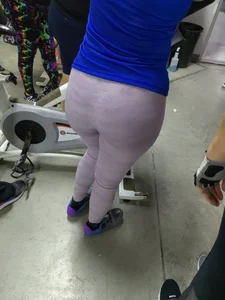 Hot ass at the gym