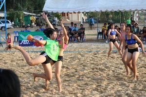 Thai candid volleyball girls