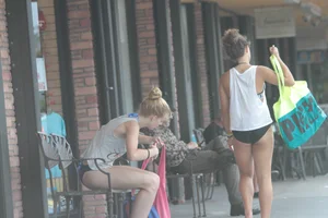 Even more hot and sexy bikini babes in Florida