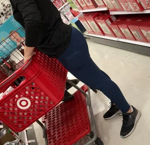Asian MILF real FAT booty