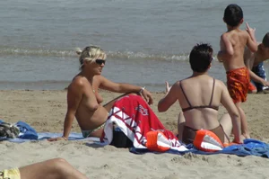 Sexy mature girls on Vilanova topless beach