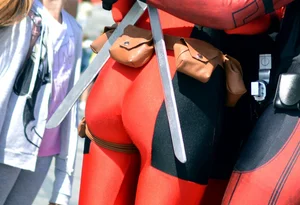 Sexy girl dressed as Deadpool with a nice ass