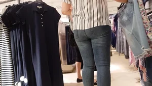 Thick girl shopping in tight jeans with a decent ass