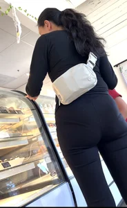 Asian mom nice ass VPL at cake store