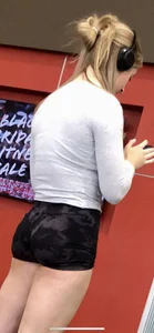 Super fit college gym girl showing off in shorts - all OC