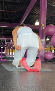 Gym ass in sweats & socks (close up)