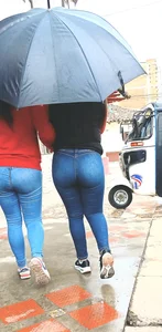 Culona en jeans lisos mamasita