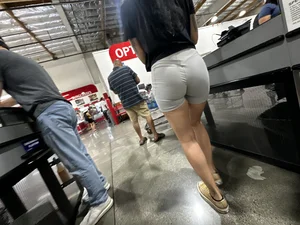 Fit white girl bubble ass