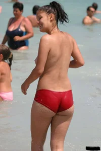 Sexy candid topless and nude beach girls