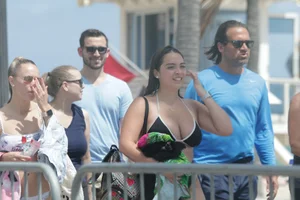 Deerfield Beach girls in bikinis
