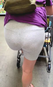 Love it when milfs arent aware
