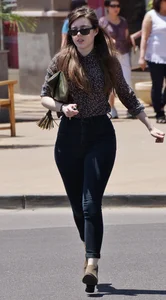 Thick booty brunette with nice ass in tight black jeans